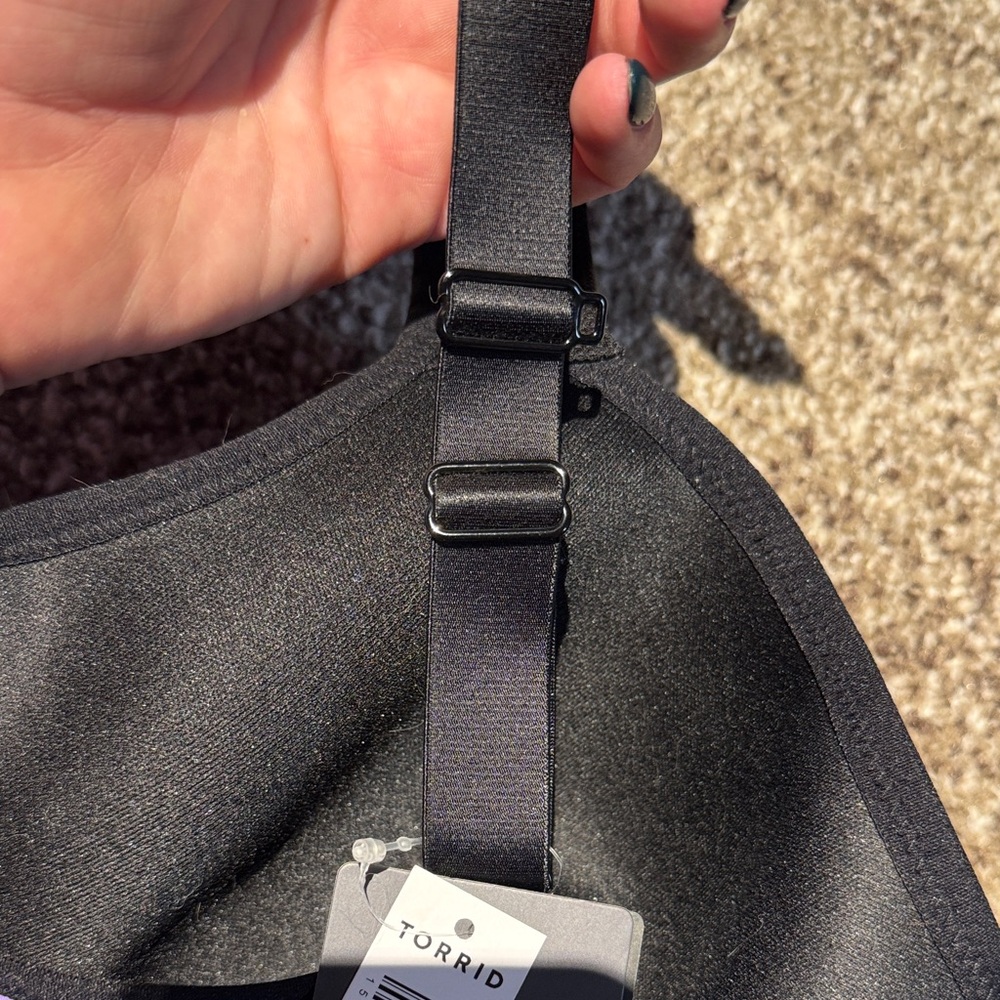 Torrid Dahlia Purple and Black Sport’s Bra - 38D - NWT - Picture 4 of 7